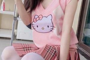 裙子与水的争斗，AT鲨的比基尼COS为什么总能直接戳中痛点？