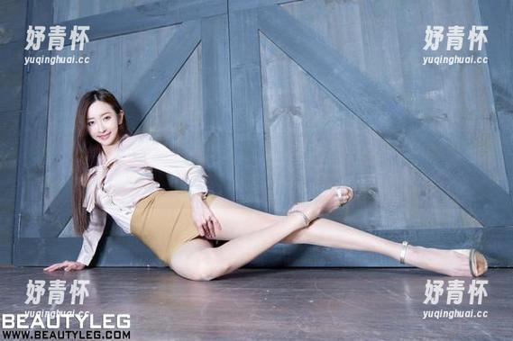 Beautyleg-KiKi Beautyleg - KiKi灰丝成就,高清资源助力,唔…真的是大受欢迎!