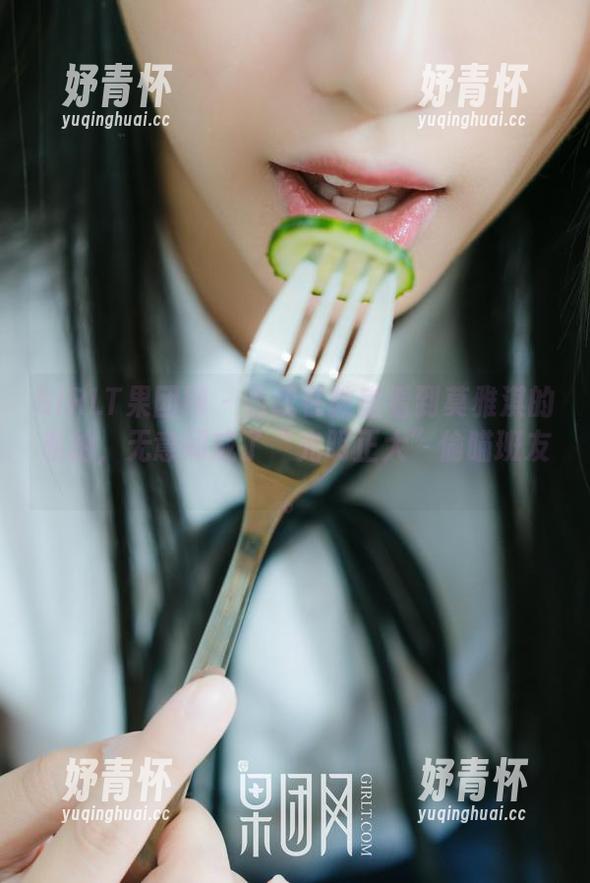 GIRLT果团网-莫雅淇 GIRLT果团网 - 当我在教室看到莫雅淇的私拍,无意间成了“光明正大”偷瞄班友。