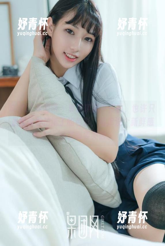 GIRLT果团网 - 莫雅琪的牛仔裤，也许只是图里被拍腻了的色彩，图库没个新鲜感。分享需要突破。