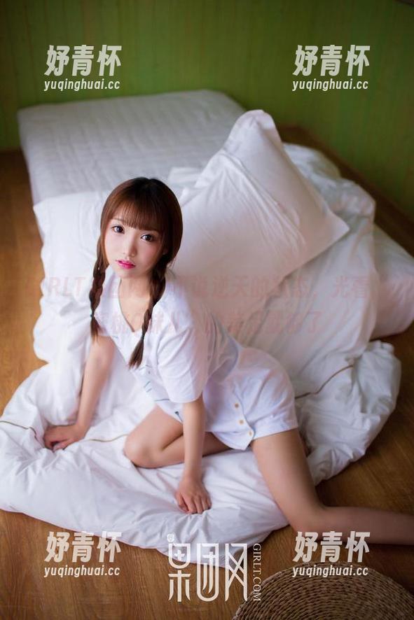 GIRLT果团网 - 不说逆天的状态，光看“蜜桃Q妹儿”的美足就够了