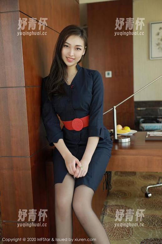 MFStar模范学院 - SiByl李思宁校园写真集：课本烧满一堆，图书馆里默默拉赞助的我！