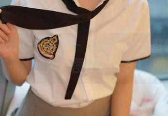 MFStar模范学院 – 小奶瓶呜呜整装待发，美脚原图狂野分享！
