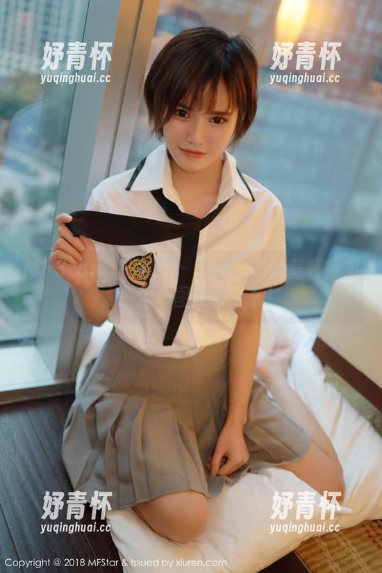 MFStar模范学院-小奶瓶呜呜 MFStar模范学院 - 小奶瓶呜呜整装待发,美脚原图狂野分享!