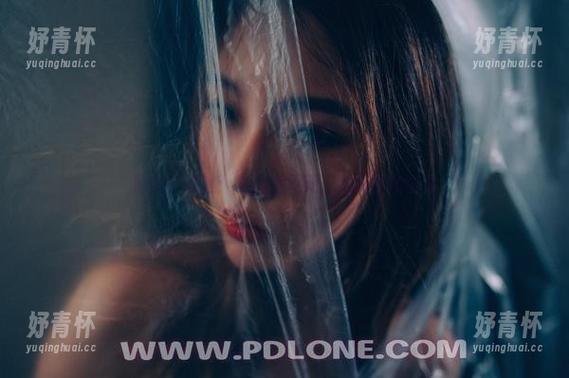 PDL潘多拉 潘多拉精选:看花的间隙,冷眼里的幽怨