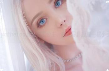 当Sayathefox变身白雪公主，在线写真瘦成一根小手指！