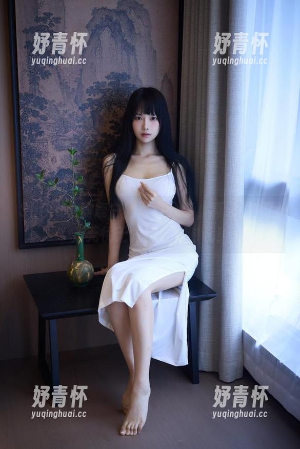 Shika小鹿鹿白裙写真分享，真让我想回到无忧无虑的少女时代！