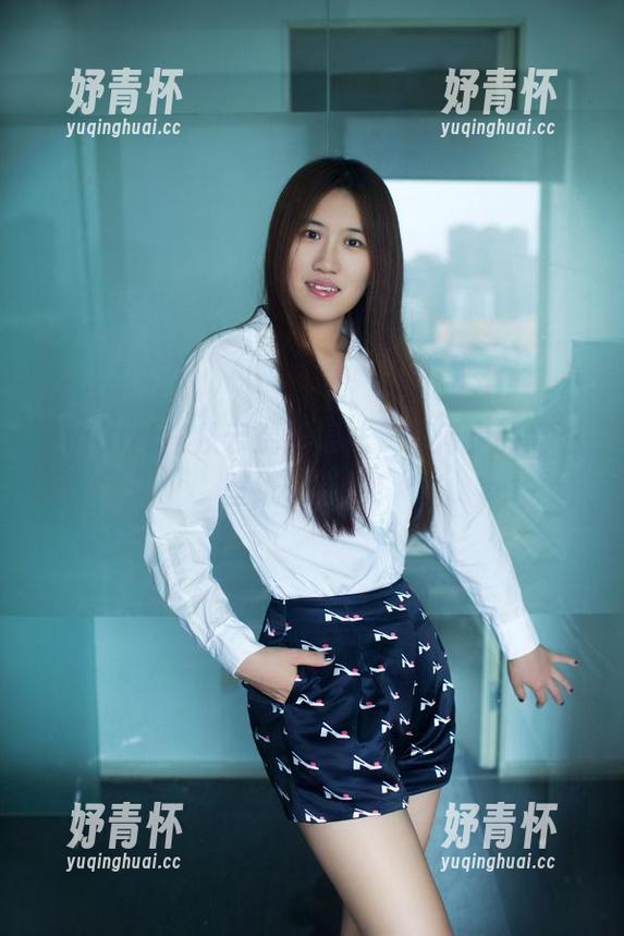 TuiGirl - 从云端到棉袜，何何夕的高清壁纸带你飞！