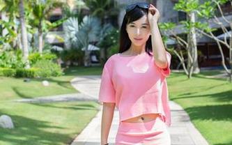 TuiGirl推女郎 – 天台的赵纹清又在耍酷了，最新图包快来围观一下这位“达人”！