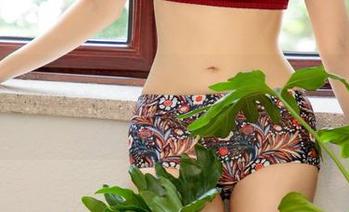 UGirls尤果网 – 郭婉祈的白丝作品——人间美腿！真想多看几眼。