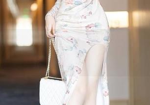 XIAOYU语画界 – 高清绯月樱校服，满眼的清纯与别扭。