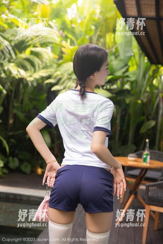 Xiuren秀人网-Egg-尤妮丝Egg Xiuren秀人网 - 无圣光的Egg-尤妮丝Egg,和服被渲染成一幅不易复制的图像,绝了!