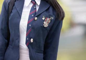 Xiuren秀人网 – 免费女王写真：丹妮Danny轻松无压力的街头走一圈，感觉不错吧？