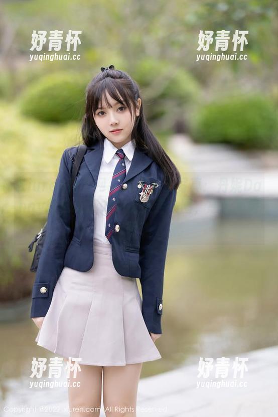 Xiuren秀人网 - 免费女王写真：丹妮Danny轻松无压力的街头走一圈，感觉不错吧？