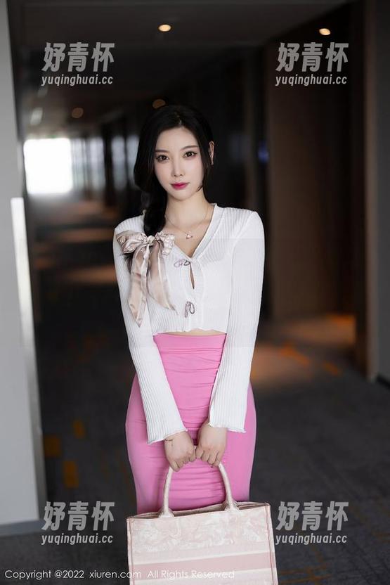 Xiuren秀人网 - “周慕汐fairy”职场制服OL写真集：难以抗拒的精选风格，直戳你的选择困难！