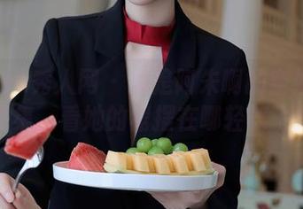 Xiuren秀人网 – 就是阿朱啊的空姐福利图集，看她的裙摆在哪轻舞飞扬