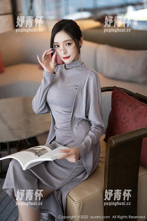 Xiuren秀人网-豆瓣酱 Xiuren秀人网 - 豆瓣酱奶牛原图分享,认真看它的眼神,似乎在叨叨什么