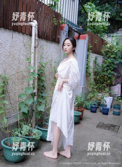 Xiuren秀人网-邹晶晶 Xiuren秀人网 - 抛开严肃!邹晶晶的毛衣写真全集,给生活添了点儿俏皮!