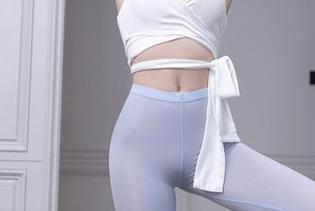 Xiuren秀人网 – 龙女sunny白衬衫全集展示：从电梯到街头，这至少是我心目中的C位！