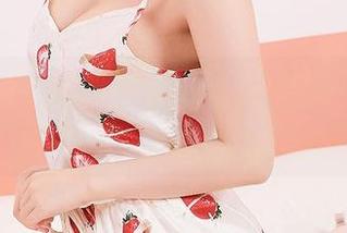 YouMi尤蜜荟 – 合法萝莉的美腿写真，腿与裙子的绝妙搭配