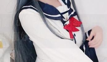 在线追随Yuki亭的写真，裤里丝角度捕捉得刚刚好，恰到好处的张力啊！