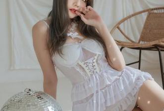礼服图集：Yuna(윤아)其实是在给我们上课吗？
