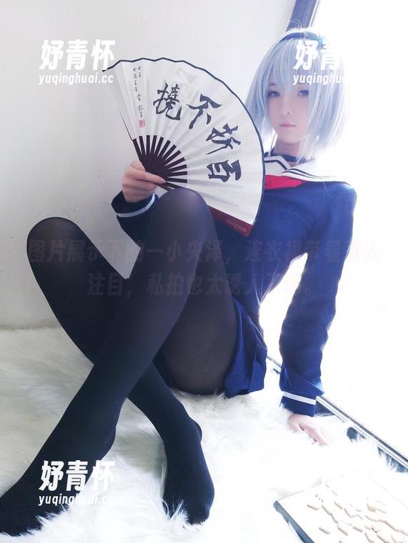图片展示下的一小央泽，连衣裙带着惹人注目，私拍也太诱人了吧。