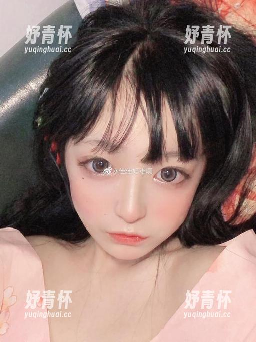 佳佳好难啊 佳佳好难啊的法式猫耳娘作品,一个略显俏皮的姿态藏着多少心思?我们继续深挖一下