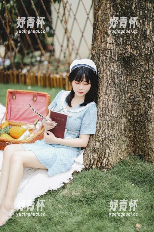 依依超级懒 依依超级懒的棉袜全套:下载或不下载,犹豫中…