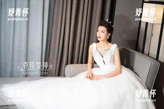 克拉女神-盈盈 克拉女神 - 支持盈盈的红裙!每一幅美图都像在开party!