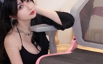 图库更新啦！凉凉子和她的卡芙卡妈咪特典版，眼瞅着心思跑偏了。