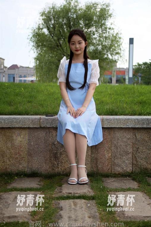 初夏女神 - 安妮的瑜伽之道：免费图册教你如何在做的同时吃零食！