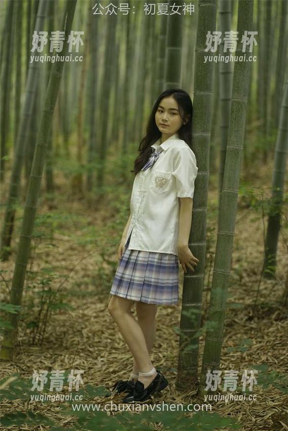 初夏女神-点点 初夏女神 - 点点的豹纹作品集:模特界的“野兽派”,我是不是该给她奖杯?