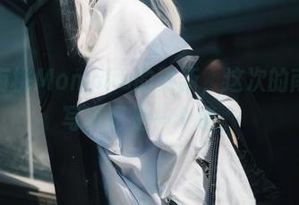 又是南桃Momoko的更新，这次的南小鸟写真真是一个迷。