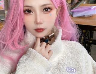 大肉丸Amiee旗袍写真，一种颠覆你想象的古典气息，没准她算法也美吧？