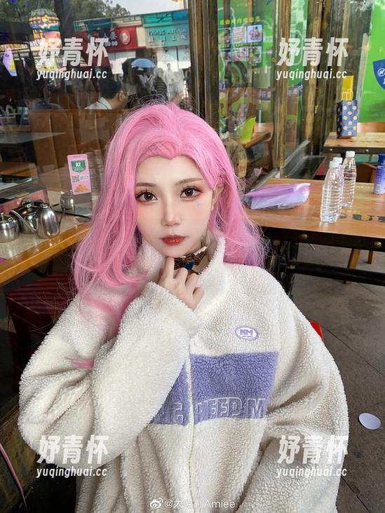 大肉丸Amiee旗袍写真，一种颠覆你想象的古典气息，没准她算法也美吧？