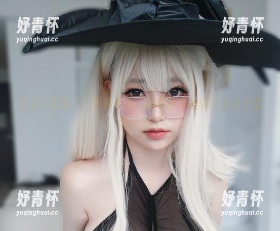 女主K又来了！图集更新，秘书的丝袜能引发多少蠢蠢欲动？