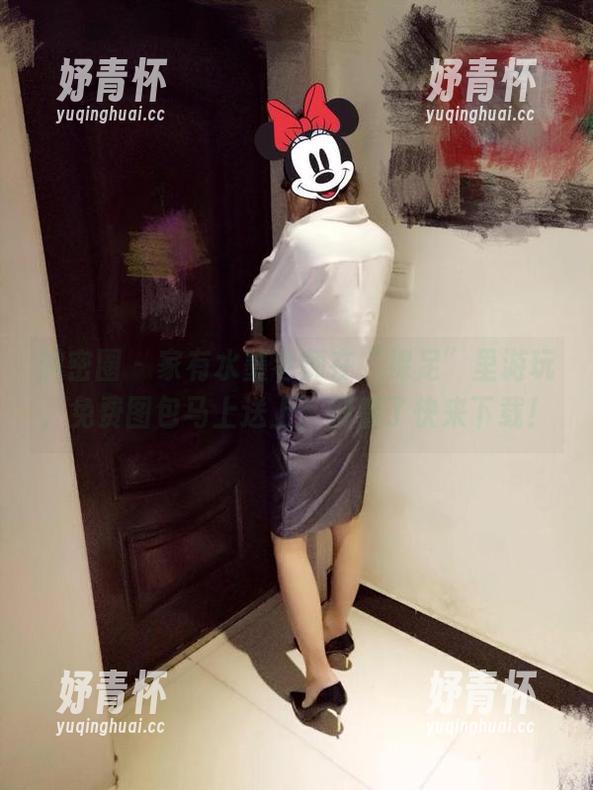 微密圈 - 家有水墨老师在“裸足”里游玩，免费图包马上送上，别看了快来下载！