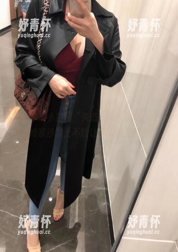 小芯酱 微密圈 - 小芯酱“失态”睡衣图集,分享那些她家沙发上不能让别人看到的角落。