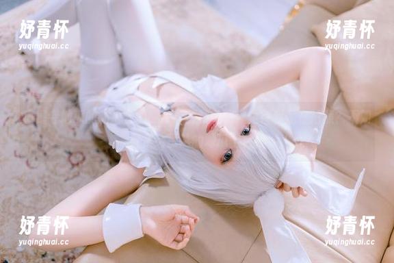 小野寺地瓜的私拍套图，篝之雾枝版，你觉得我是在拍照？不如说是给蒸熟的地瓜上色！