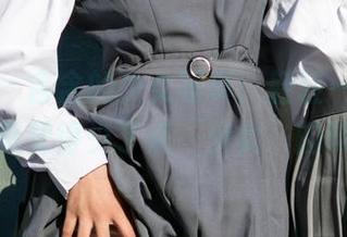 尤果网 – 含含的少女写真：轻轻一瞥，然而总觉得少了点‘少女’的味道