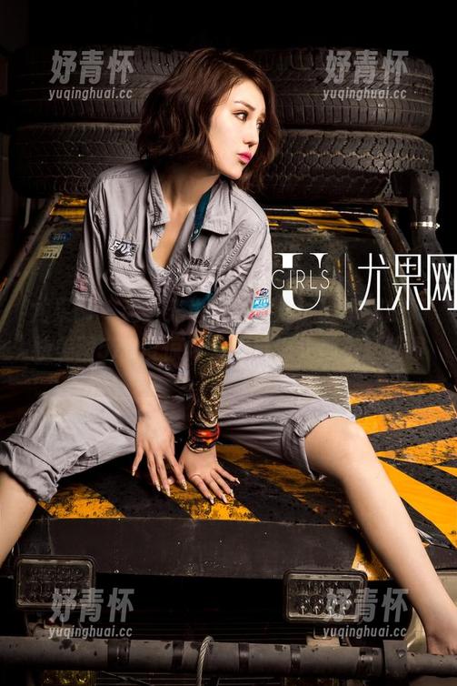 尤果网 - 无圣光也能幸福满满，小琪的婚纱美图570度惊艳，连摄像头都不忍眨眼。
