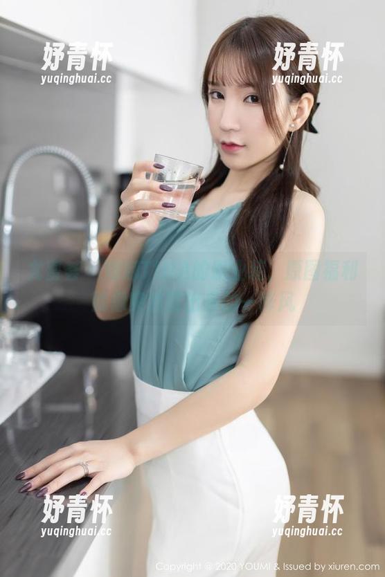 尤蜜荟 - 娜娜TINA的职业装，原图福利就像突然冒出来的一阵风