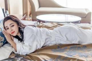 推女神 – 温心怡的长腿，毫无圣光，照样美出天际！不愧是“腿来器”！