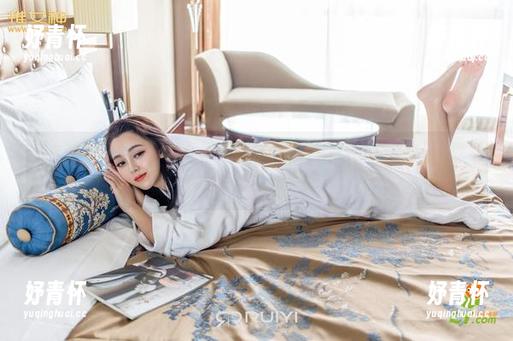 推女神-温心怡 推女神 - 温心怡的长腿,毫无圣光,照样美出天际!不愧是“腿来器”!