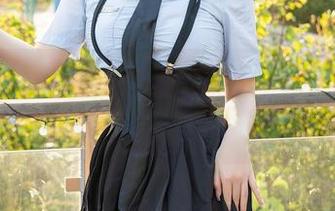 星颜社 – 晨晨Cherry牵着美脚的写真合集，轻松瞥一眼