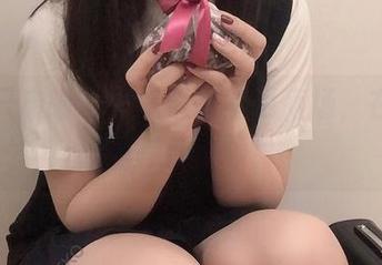 是一只废喵了带你逛比基尼商场，在线资源等你来领！