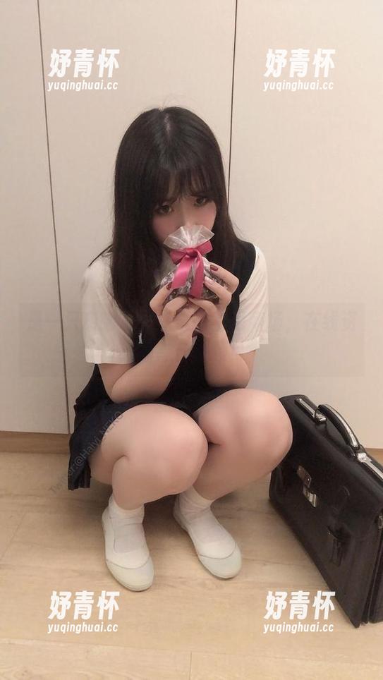 是一只废喵了 是一只废喵了带你逛比基尼商场,在线资源等你来领!
