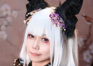 末夜787的作品：当蜘蛛侠遇上妹子，照片中的小电流呐！