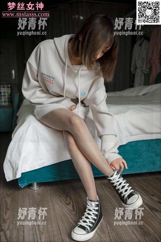 梦丝女神 - 向雪的这套睡衣美图，看得我都想换衣服了……就算是夜宵也该有仪式感吧？